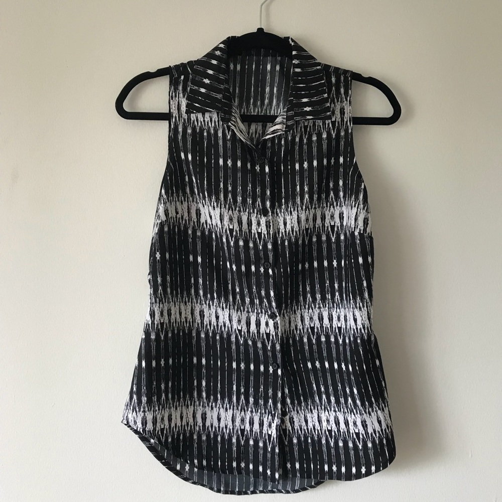 Jessica Simpson Ikat Sleeveless Open-Back Top